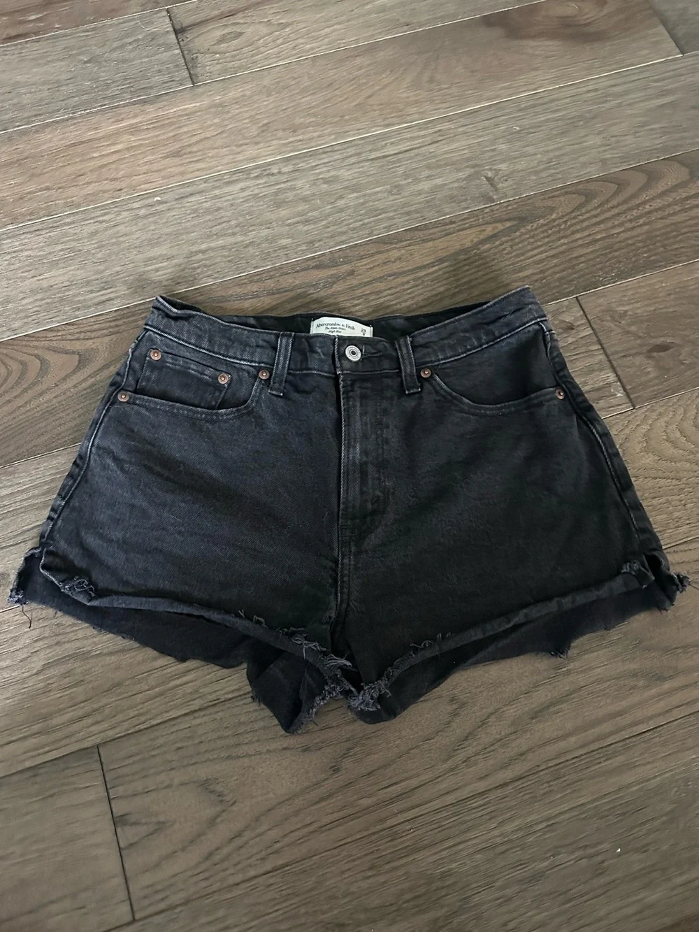 Abercrombie & Fitch Black High-Rise The Mom Short - Picture 1 of 3